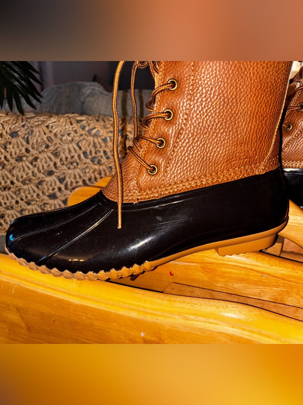 JBU Two-Tone Brown and Black Lace-Up Clog Boots/WATERPROOF